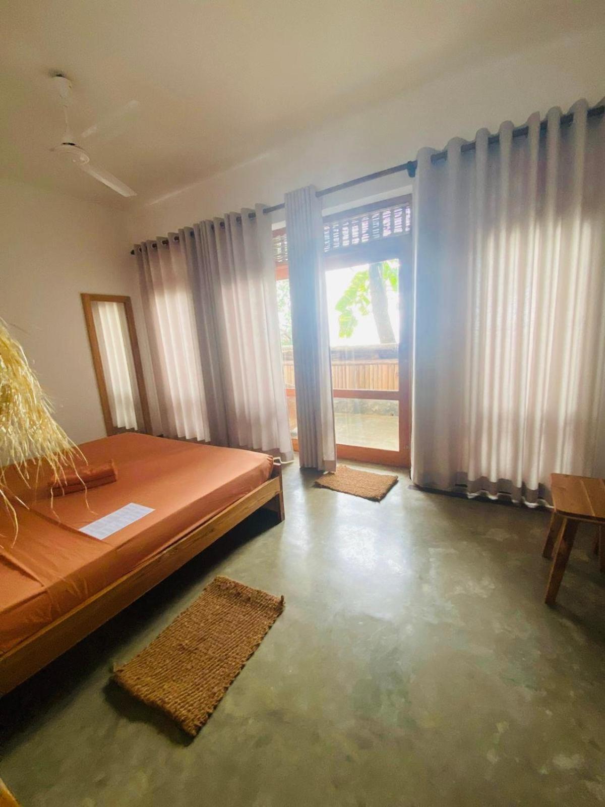 Amaroo Hikkaduwa Hotel Bagian luar foto